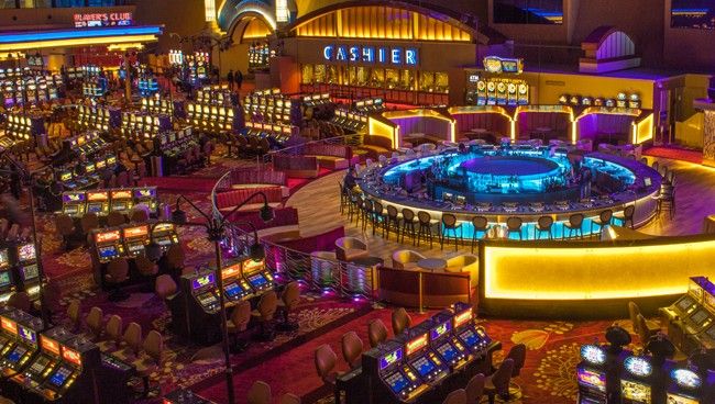 High Roller کیسینو میں پوکر گیمز